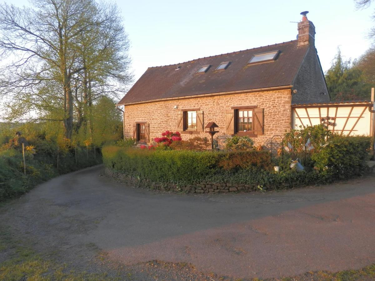 La Petite Cretouffiere - Naturiste Accommodation - Adult Only Colombiers-du-Plessis Buitenkant foto