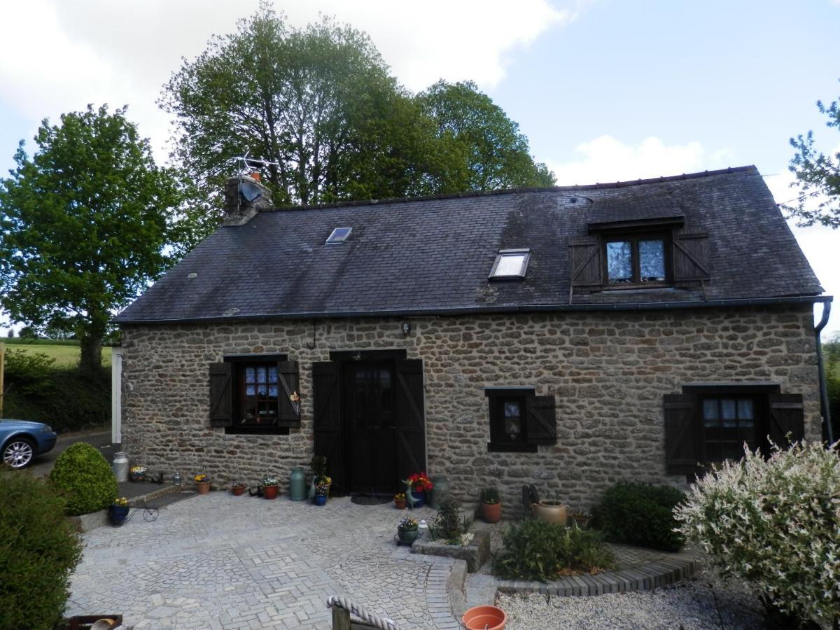 La Petite Cretouffiere - Naturiste Accommodation - Adult Only Colombiers-du-Plessis Buitenkant foto