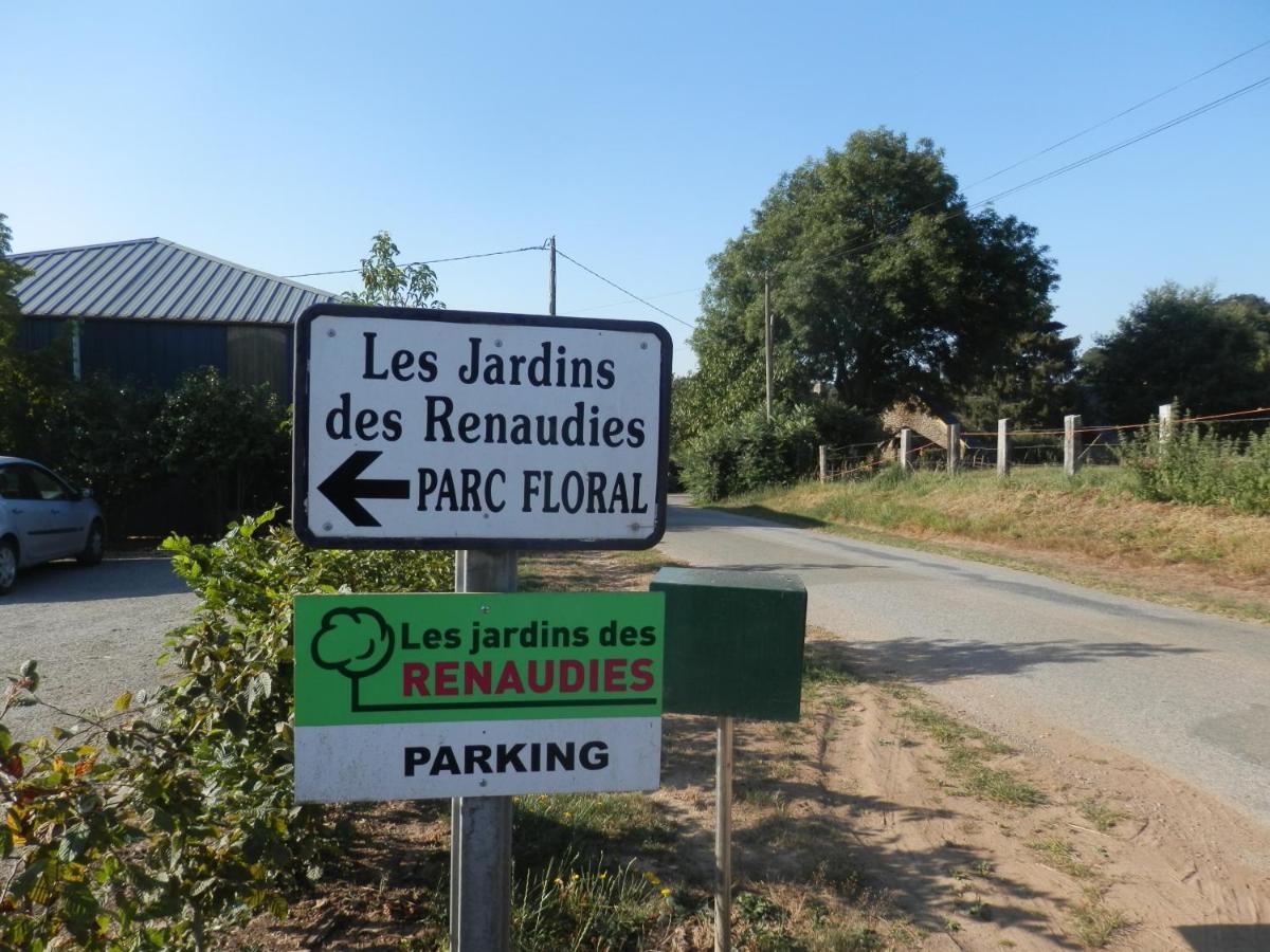 La Petite Cretouffiere - Naturiste Accommodation - Adult Only Colombiers-du-Plessis Buitenkant foto